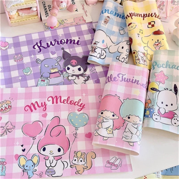 Tapete grande Sanrio para escritorio.